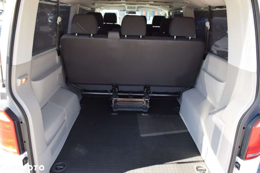 Volkswagen Caravelle - 13