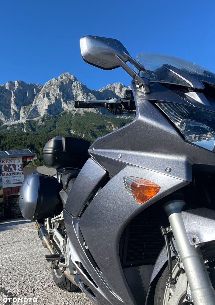 Yamaha FJR - 4