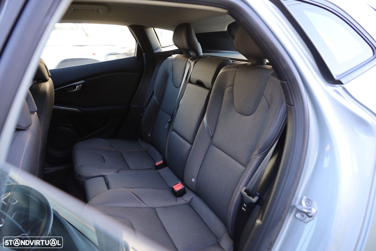 Volvo V40 Cross Country 2.0 D2 Plus - 4