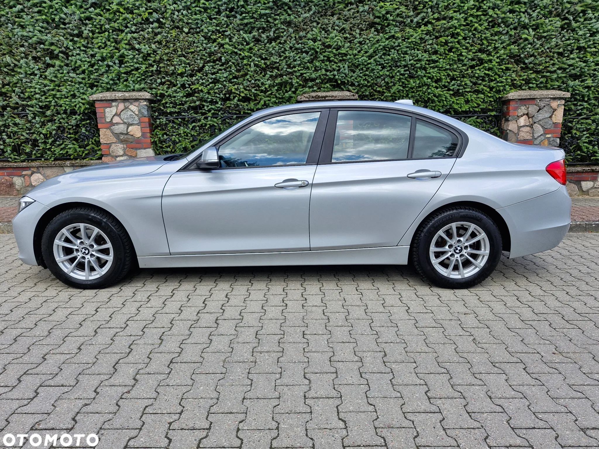 BMW Seria 3 318d DPF Touring Edition Sport - 3