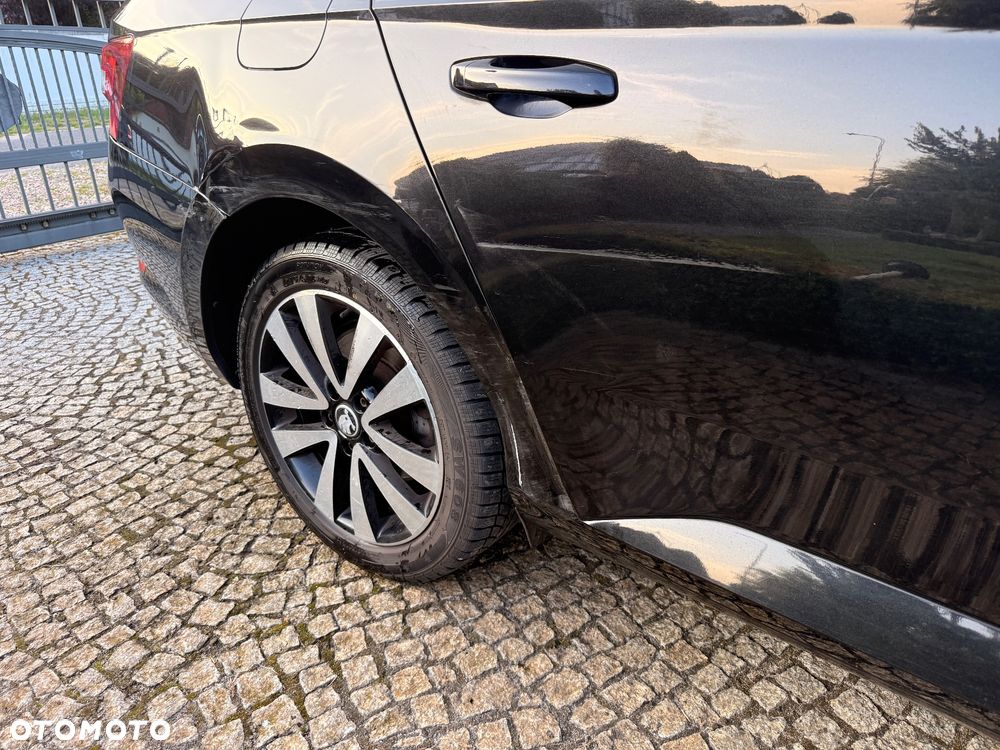 Skoda Superb 2.0 TDI DSG Premium Edition - 11