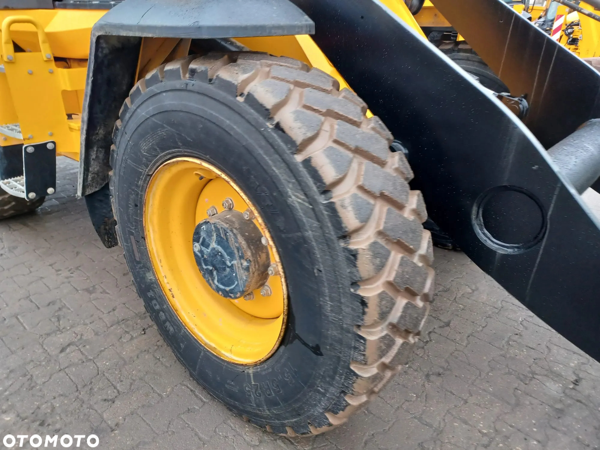 JCB 411 - 12