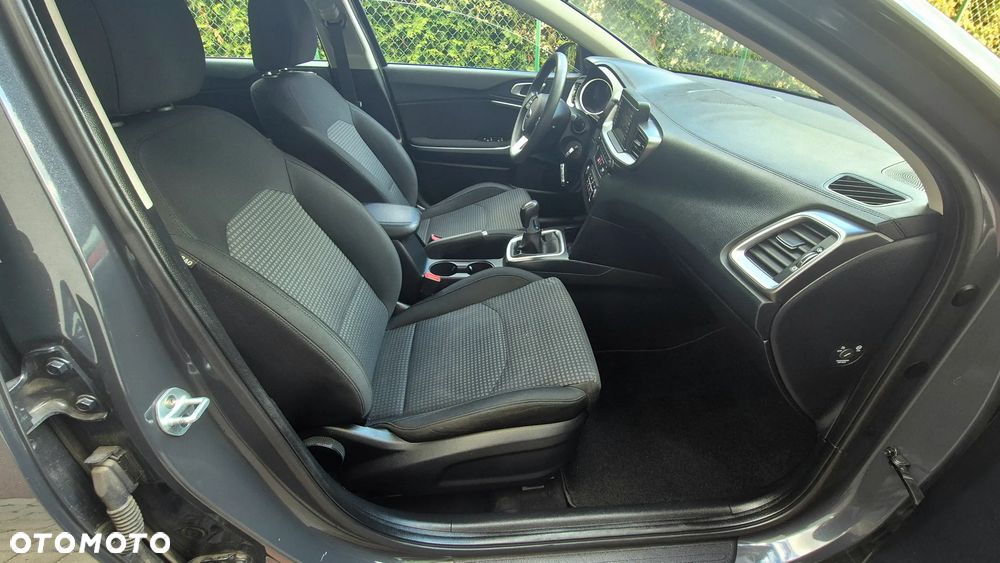 Kia Ceed 1.4 Attract - 8