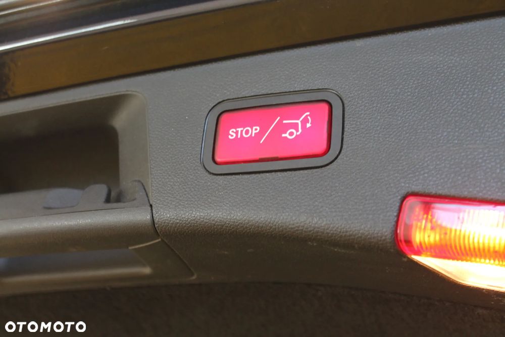 Mercedes-Benz Klasa E 300 BlueTEC 7G-TRONIC - 25