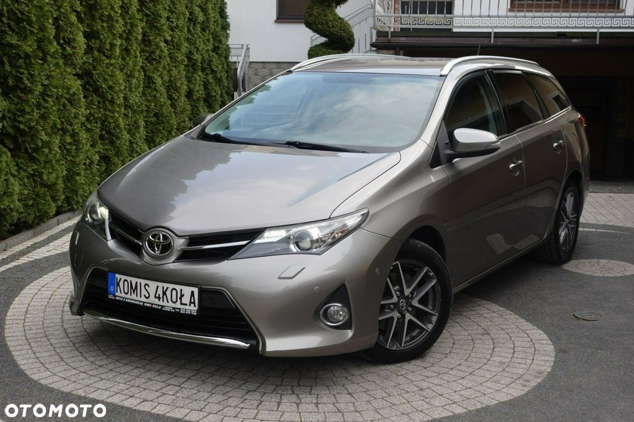 Toyota Auris - 1