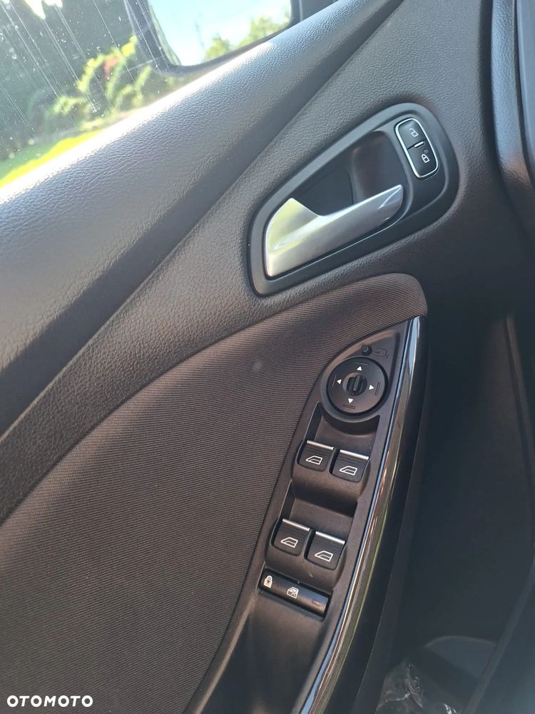Ford Focus 1.0 EcoBoost Titanium - 18