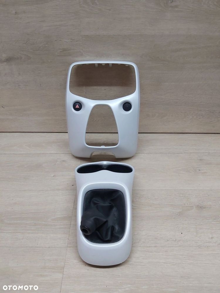 Toyota AYGO II ramka radia biegów mieszek Komplet - 1