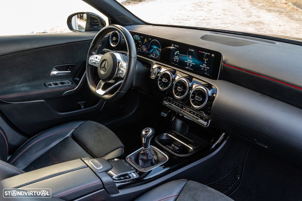 Mercedes-Benz A 180 AMG Line - 21