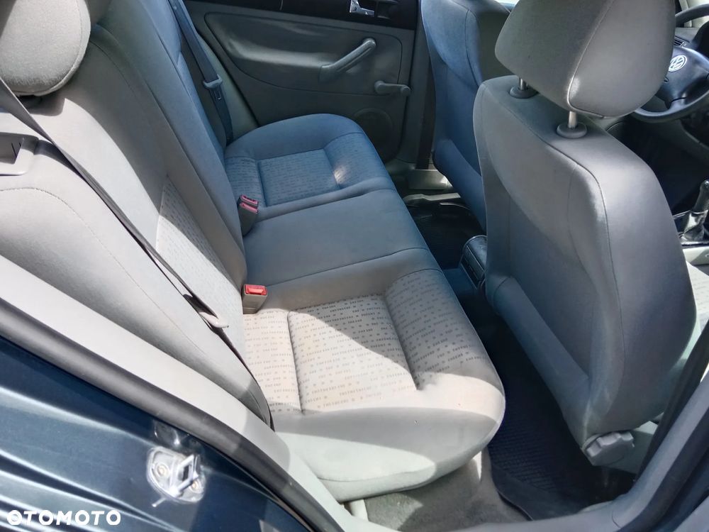 Volkswagen Golf IV 1.6 Basis - 4