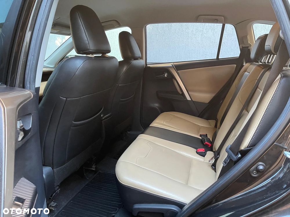 Toyota RAV4 2.2 D-CAT Premium - 13