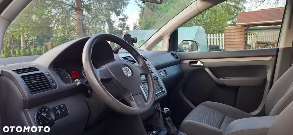 Volkswagen Touran 1.9 TDI DPF Conceptline - 17