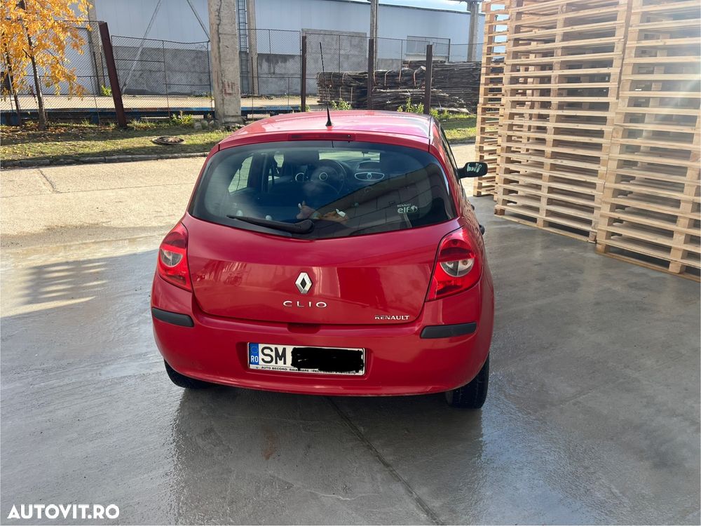Renault Clio III 1.5 dCi Dynamique - 3