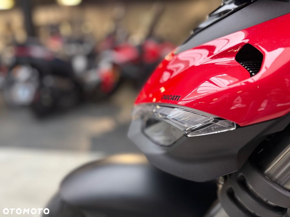 Ducati Streetfighter V2 - 9