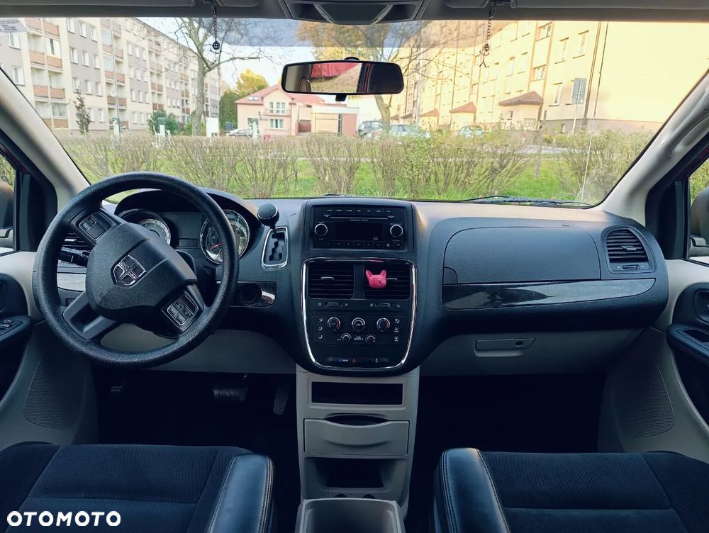 Dodge Grand Caravan - 6