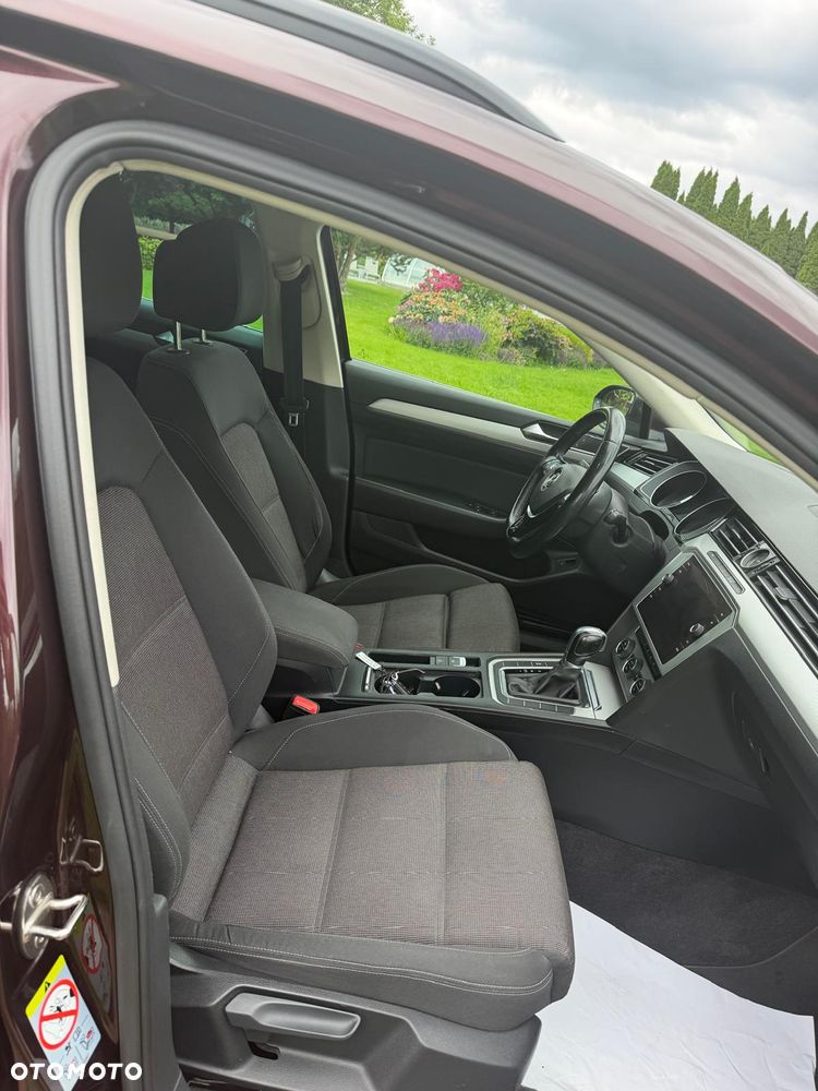 Volkswagen Passat 2.0 TDI SCR DSG Comfortline - 15