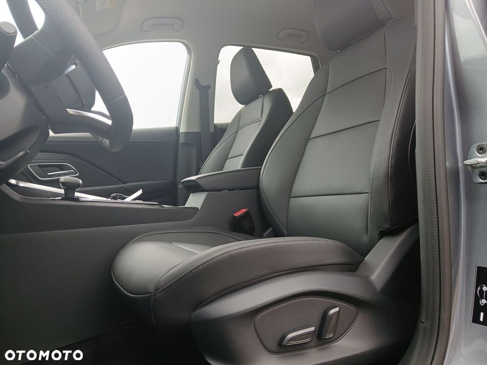 MG ZS Hybrid+ - 10