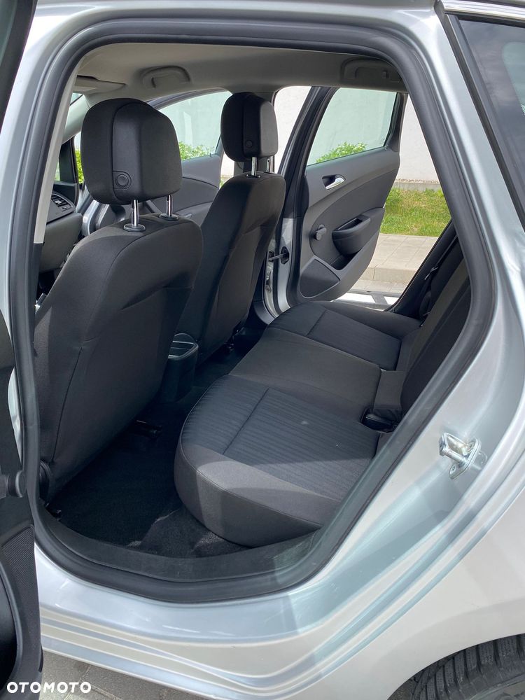 Opel Astra 1.4 T Essentia EU6 - 11