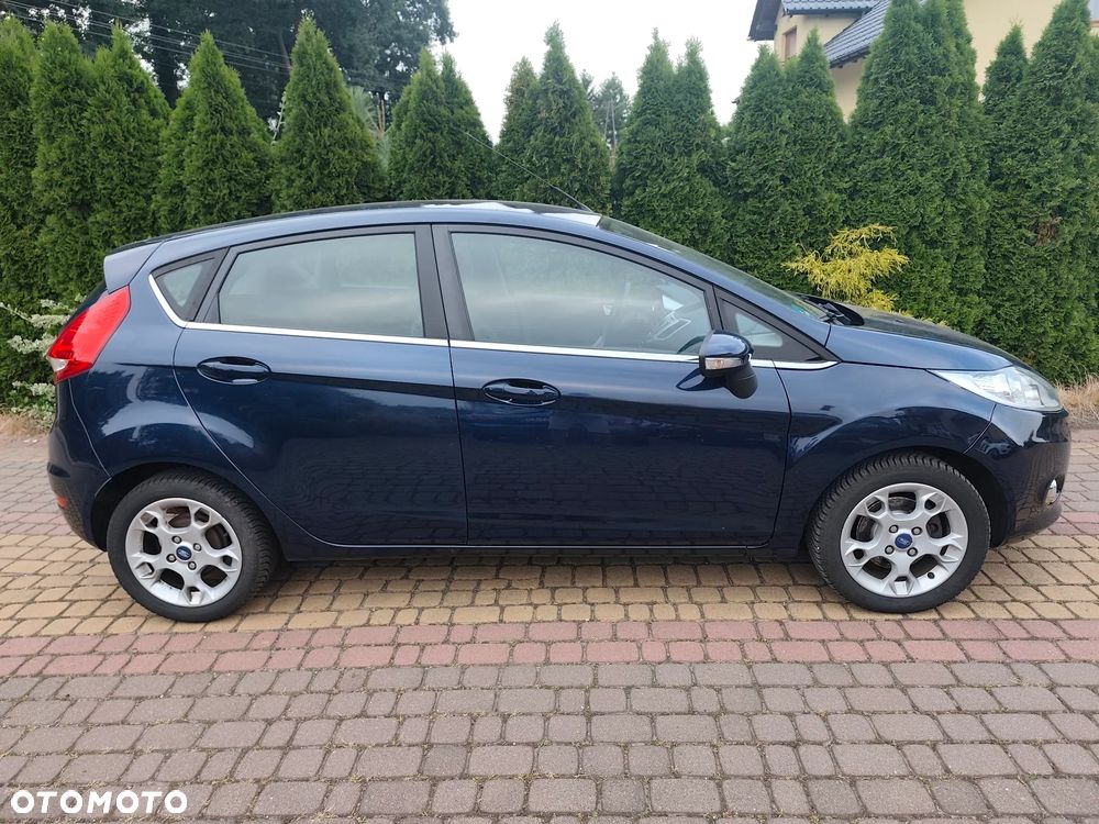 Ford Fiesta 1.6 TDCi DPF Titanium - 6