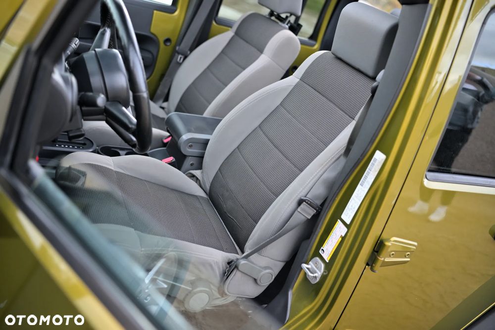 Jeep Wrangler Unlimited 3.8 Sahara - 5