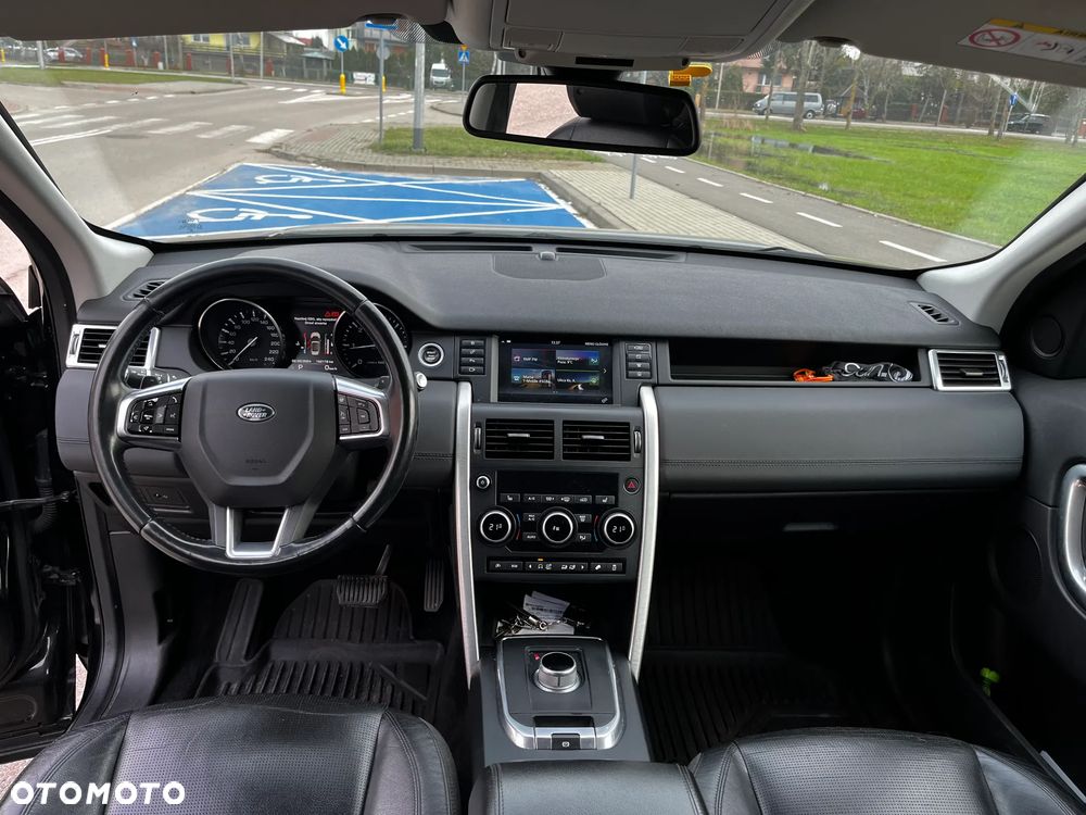 Land Rover Discovery Sport TD4 Sky View - 11