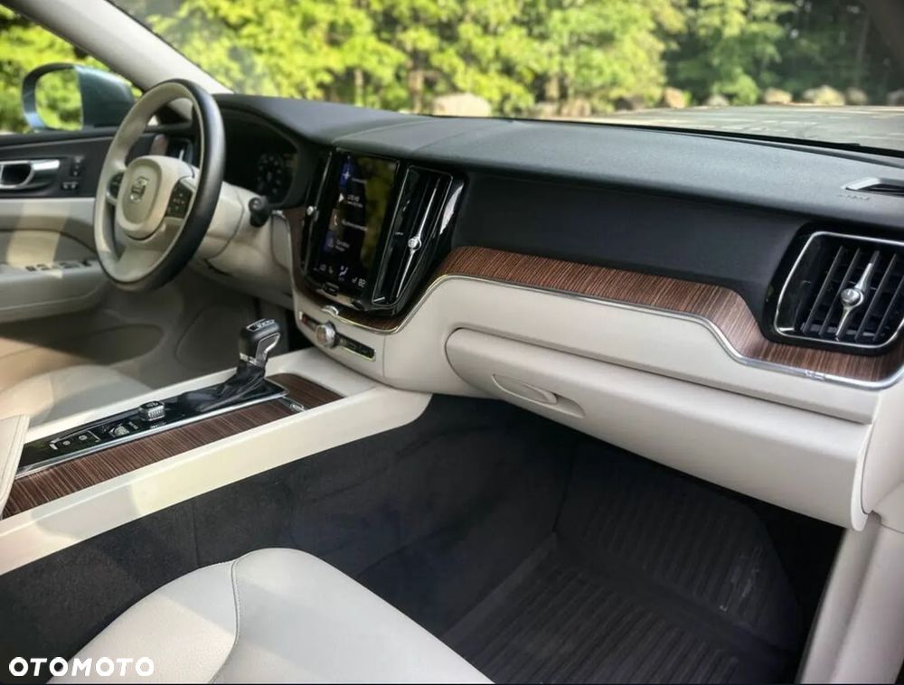 Volvo XC 60 T5 AWD Geartronic Momentum Pro - 10
