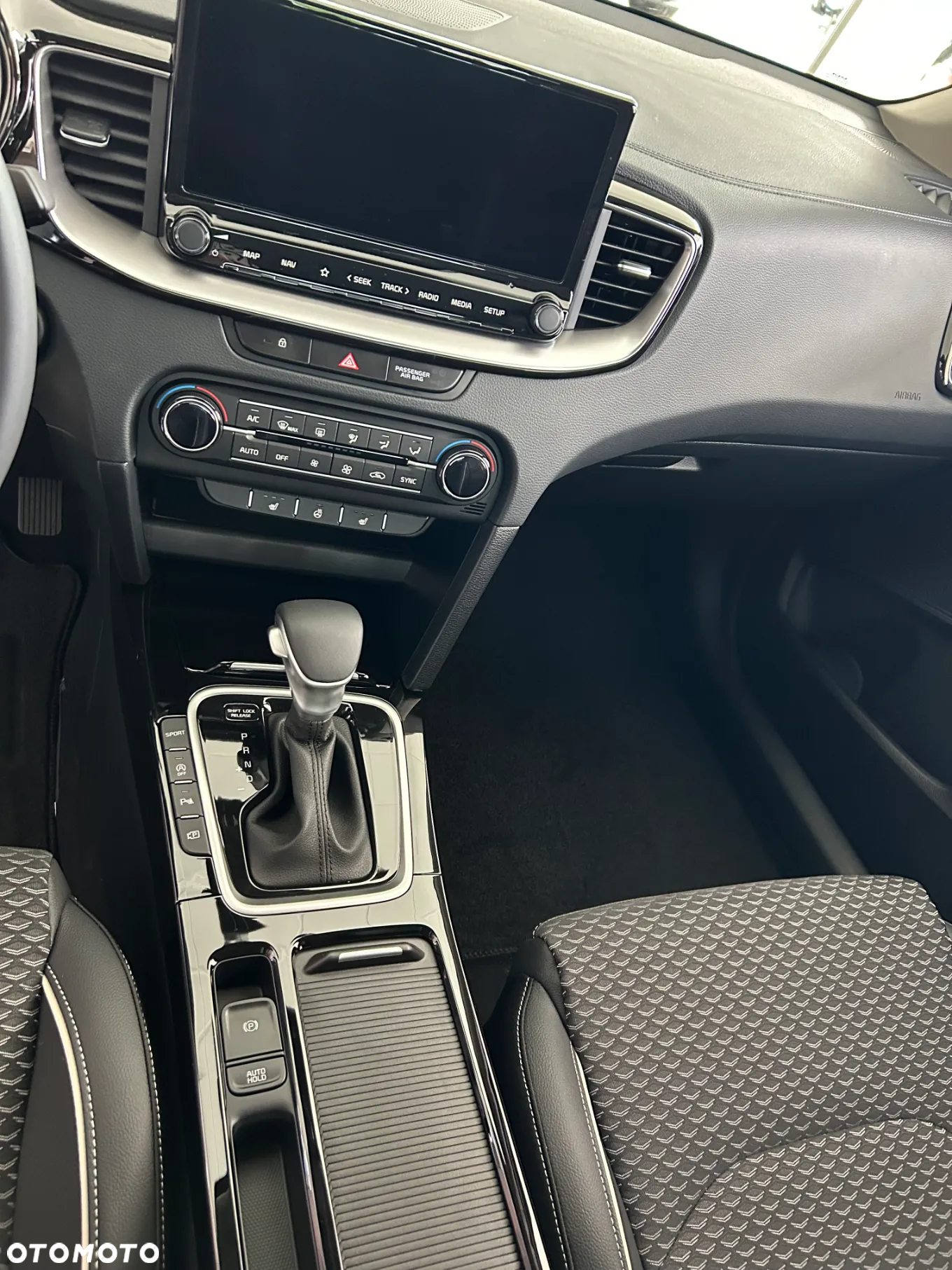 Kia Ceed 1.5 T-GDI Tribute DCT - 10