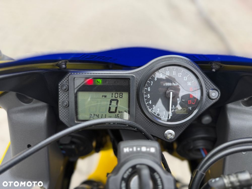 Honda CBR - 32