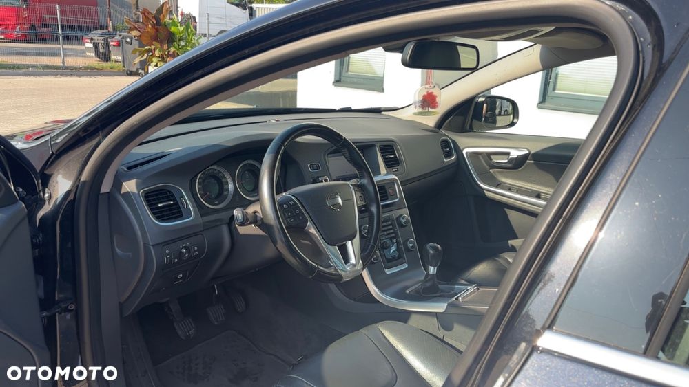 Volvo S60 D3 Summum - 10