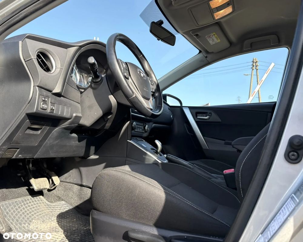 Toyota Auris - 11