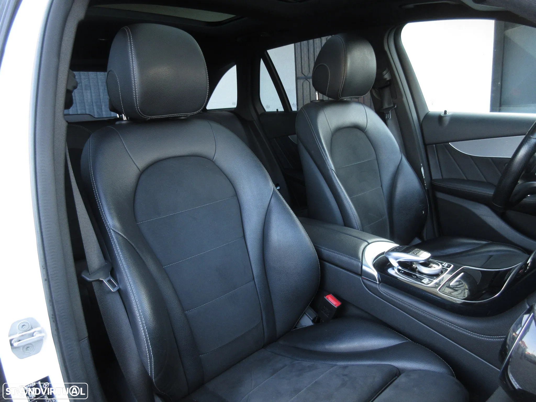 Mercedes-Benz GLC 220 d 4Matic 9G-TRONIC AMG Line - 27