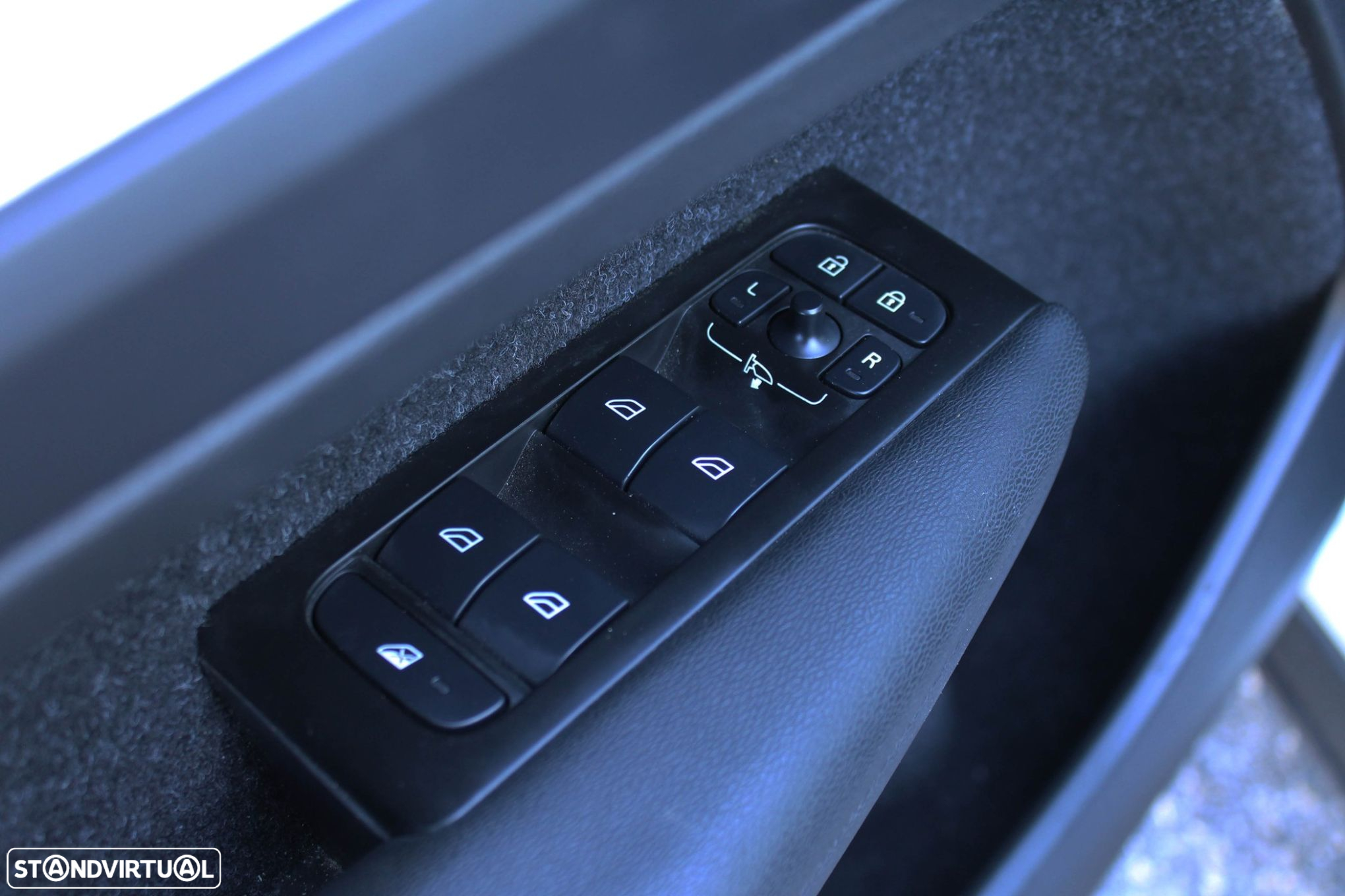 Volvo XC 40 1.5 T2 Momentum Core - 5