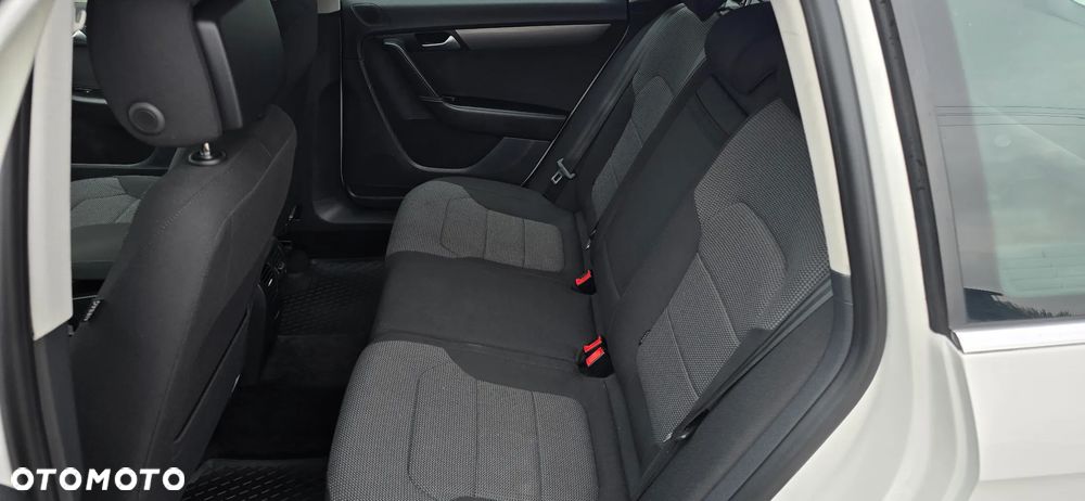 Volkswagen Passat 2.0 TDI Comfortline - 7