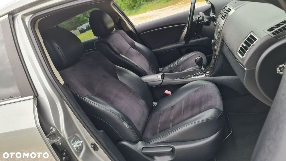 Toyota Avensis - 8