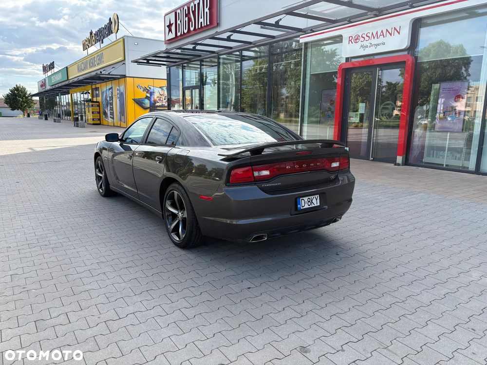 Dodge Charger 5.7 V8 RT - 6