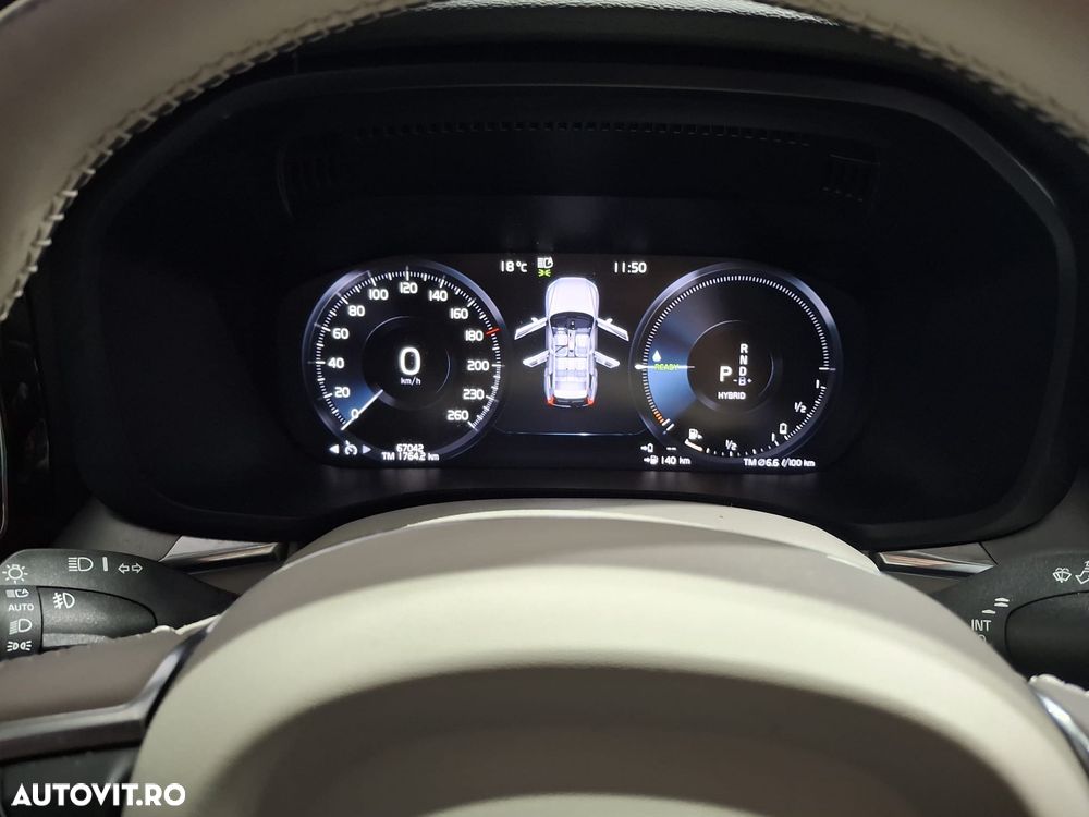 Volvo XC 60 T8 Twin Engine AWD Momentum - 7