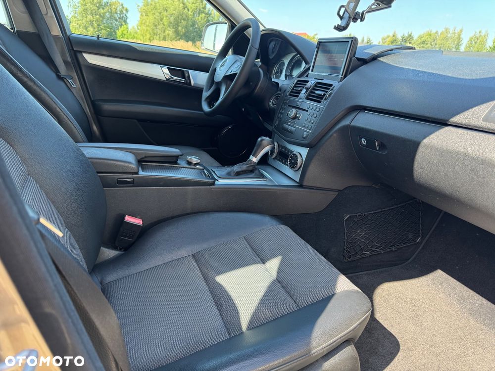 Mercedes-Benz Klasa C 220 CDI DPF Automatik Avantgarde - 13