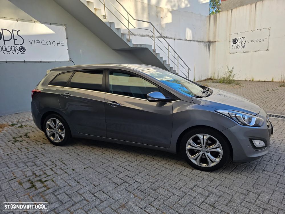 Hyundai i30 SW 1.6 CRDi Style J17 - 10