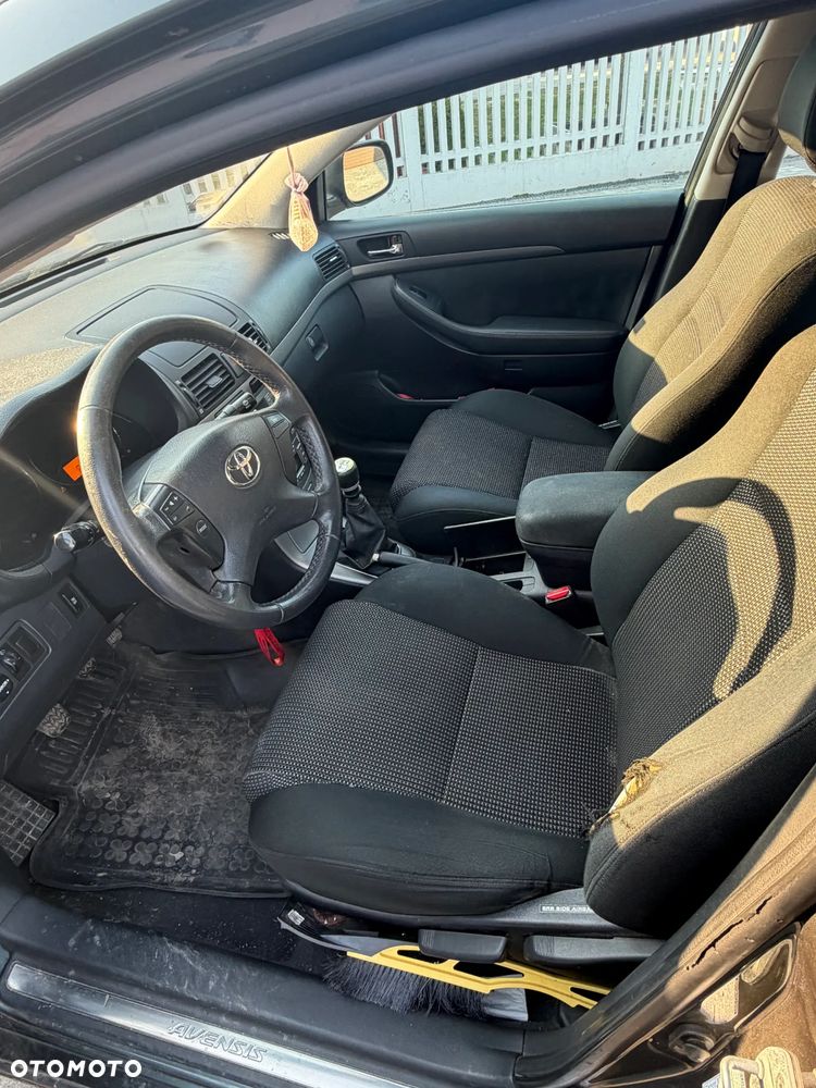 Toyota Avensis 2.0 D-4D - 5