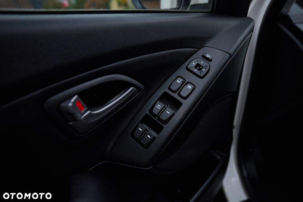 Hyundai ix35 1.6 2WD Fifa World Cup Edition - 15