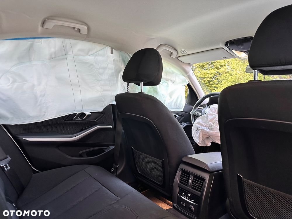 BMW Seria 3 318d - 39