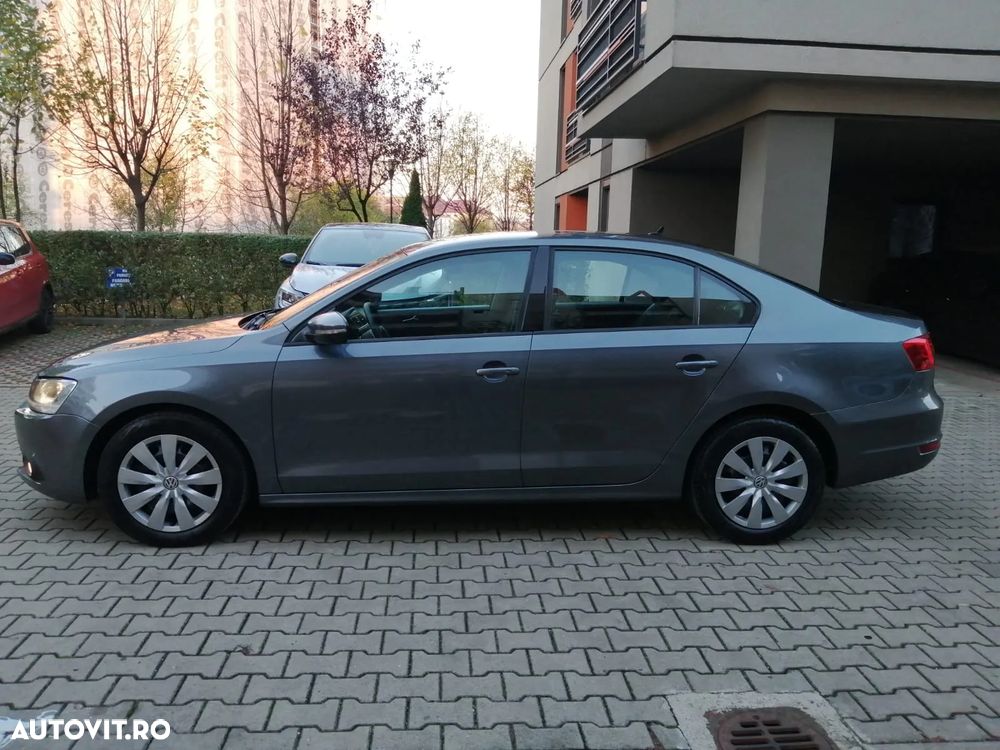 Volkswagen Jetta - 10