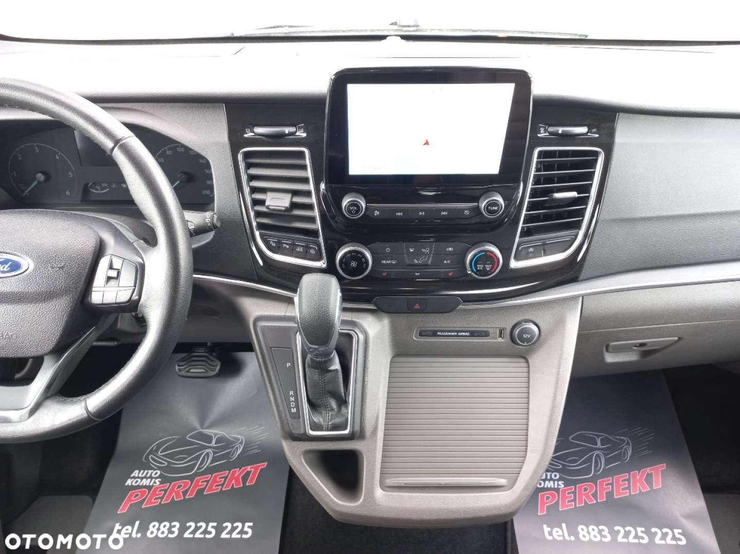 Ford Tourneo Custom - 22