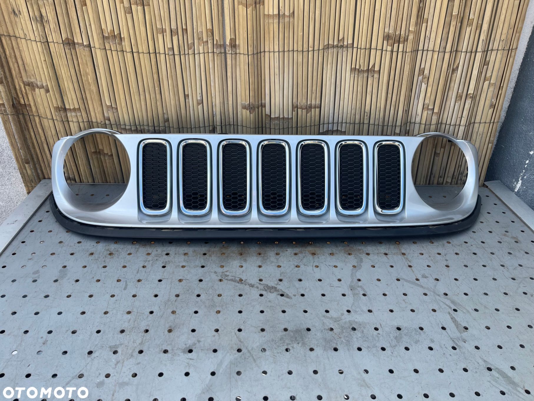 JEEP RENEGADE ATRAPA ORYGINALNA - 1