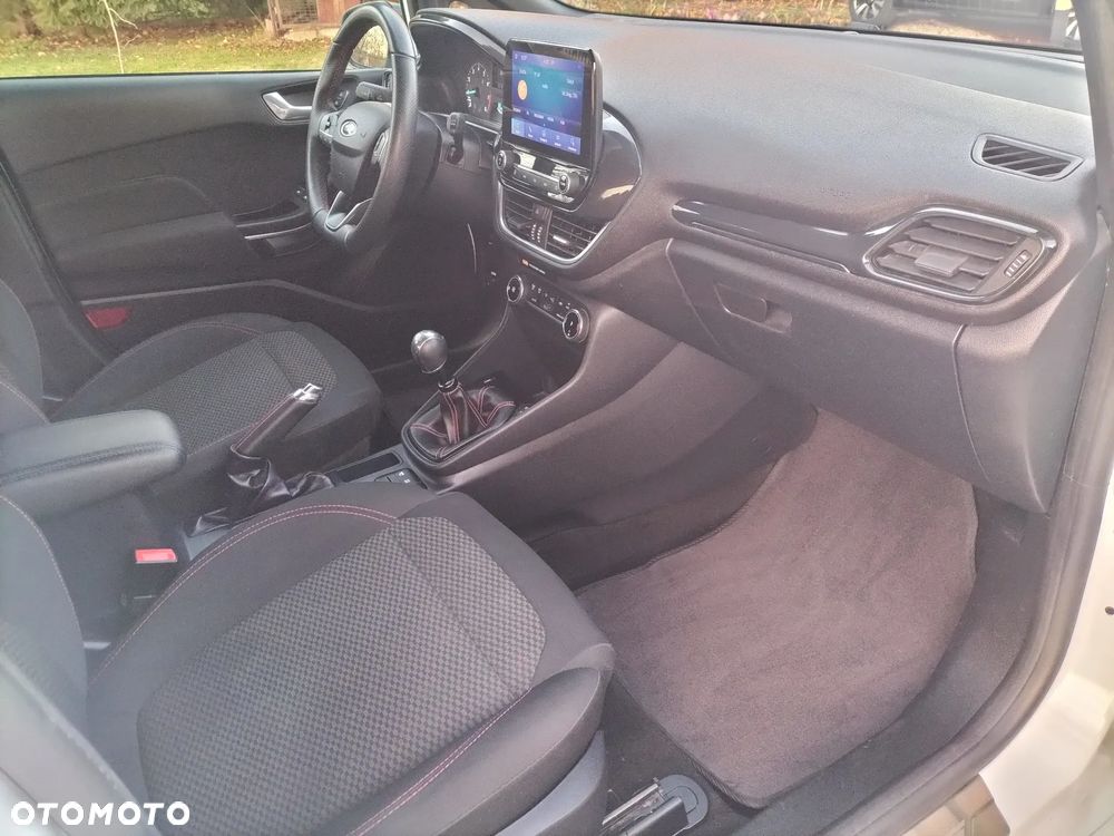 Ford Fiesta 1.0 EcoBoost S&S ST-LINE - 17