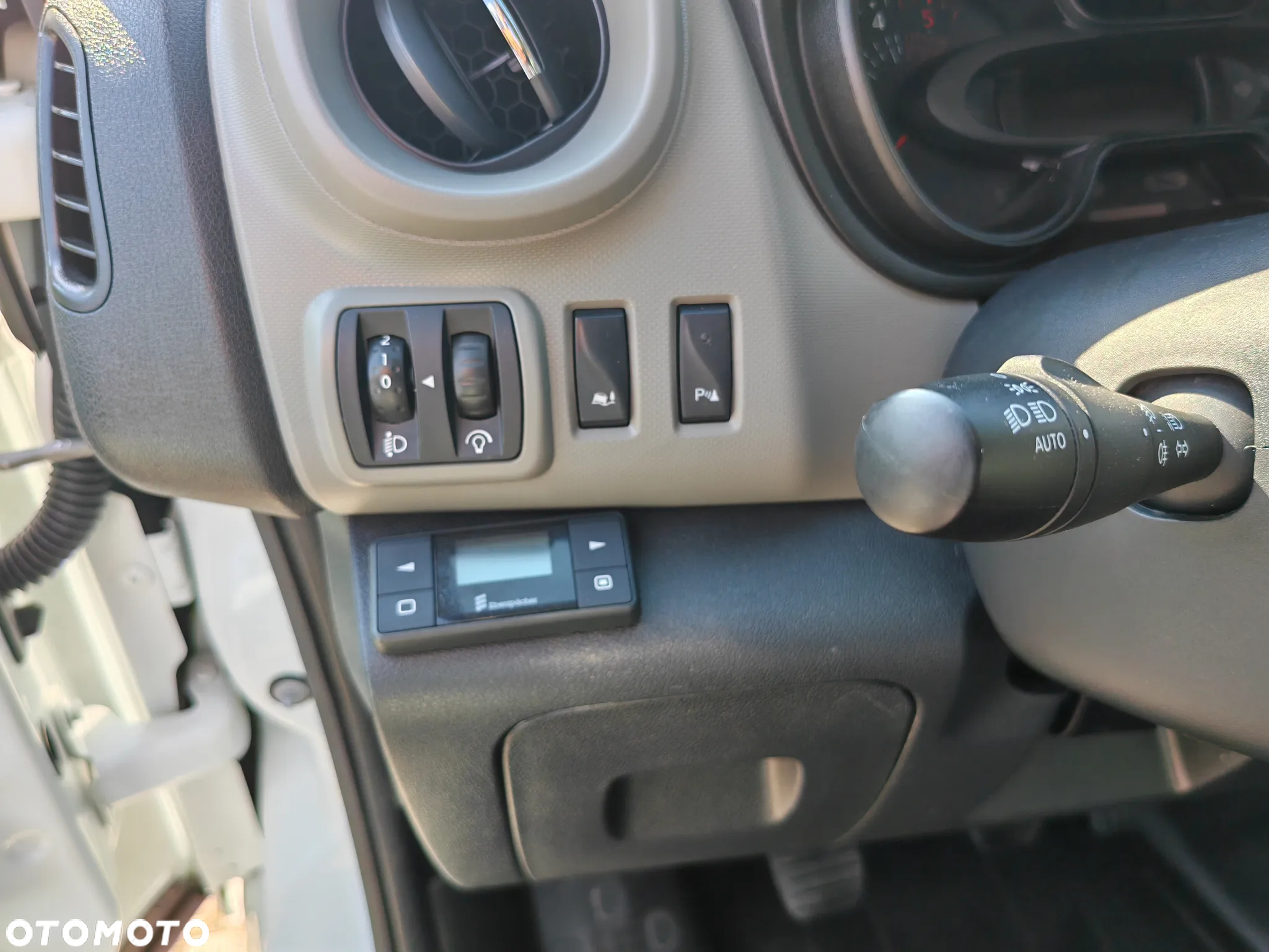 Renault TRAFIC - 16
