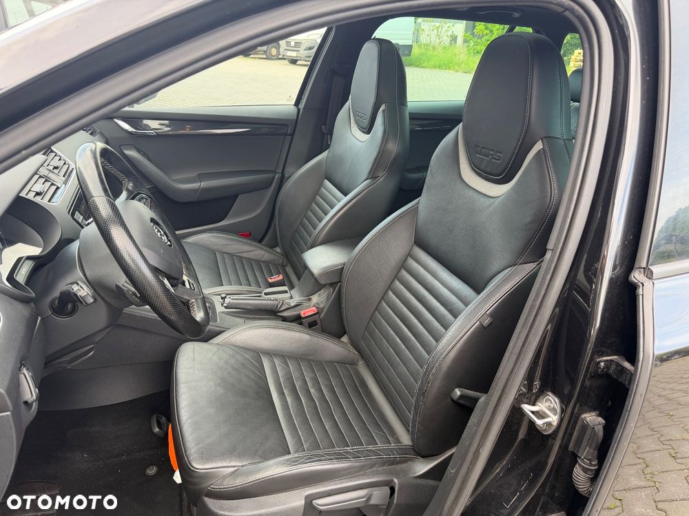 Skoda Octavia 2.0 TDI DSG RS - 21
