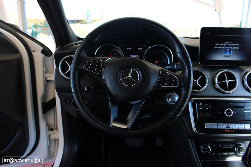 Mercedes-Benz GLA 220 d - 15