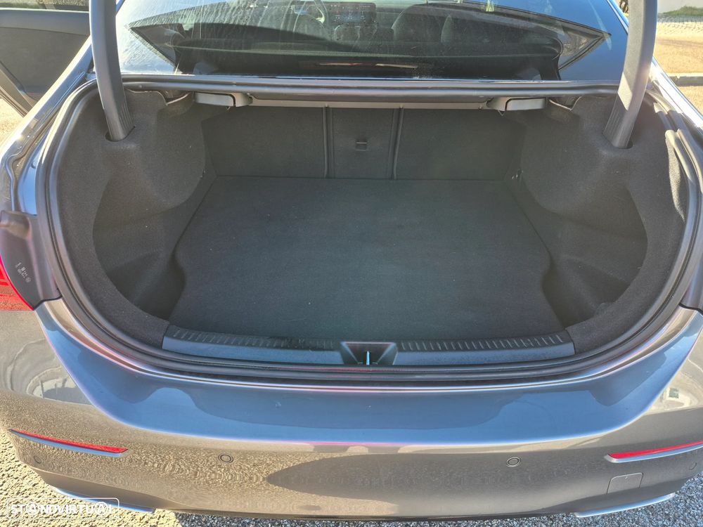 Mercedes-Benz A 250 Limousine e - 12