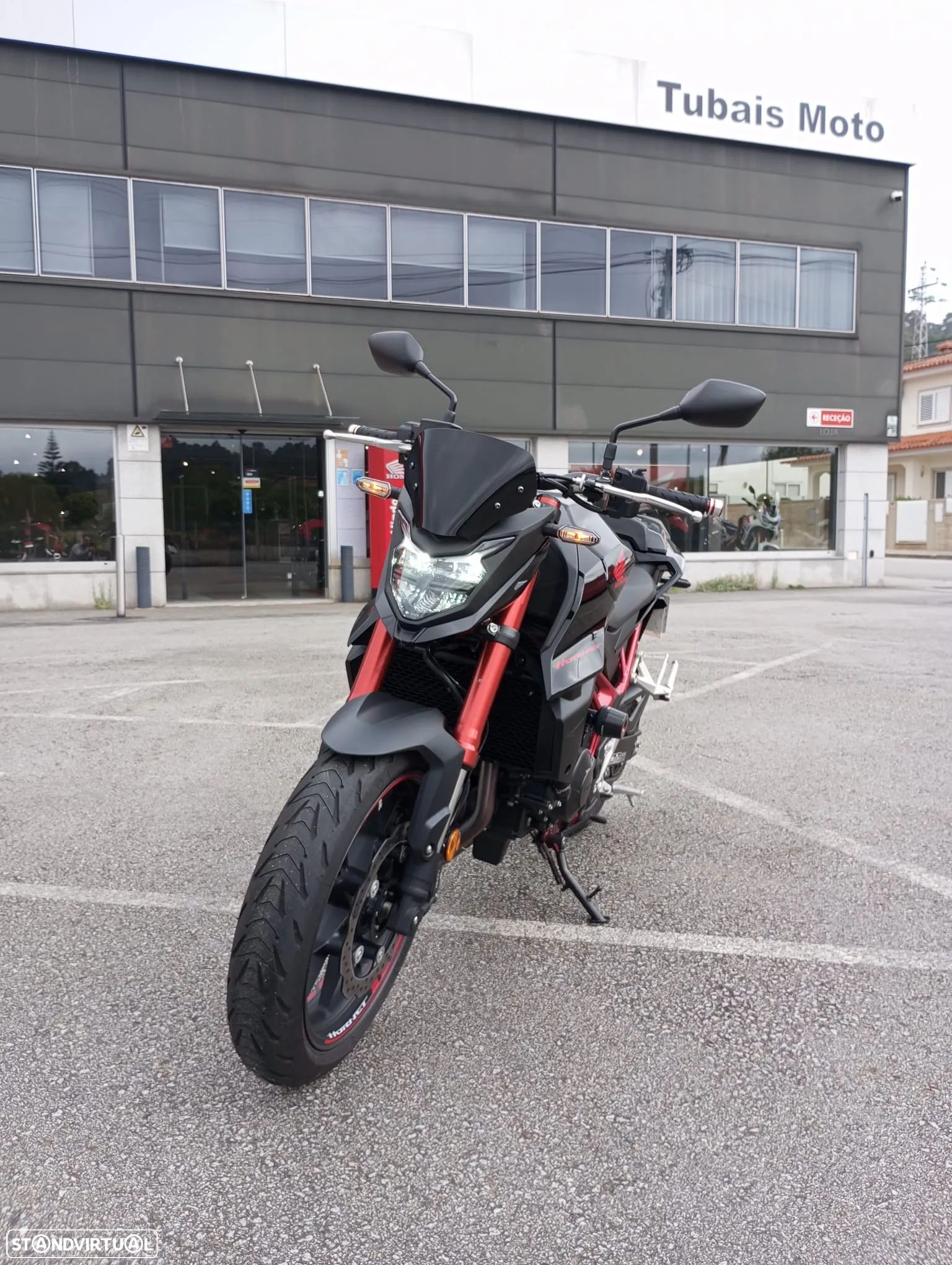 Honda CB - 1