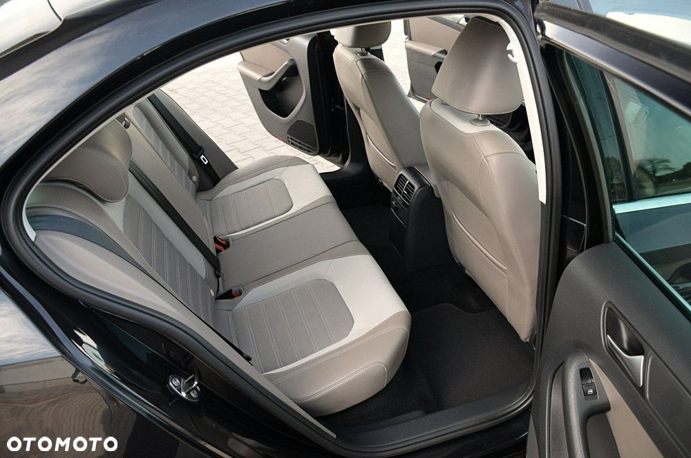 Volkswagen Jetta - 17